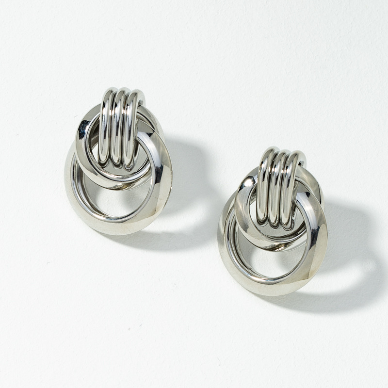 metal simple fashion earrings