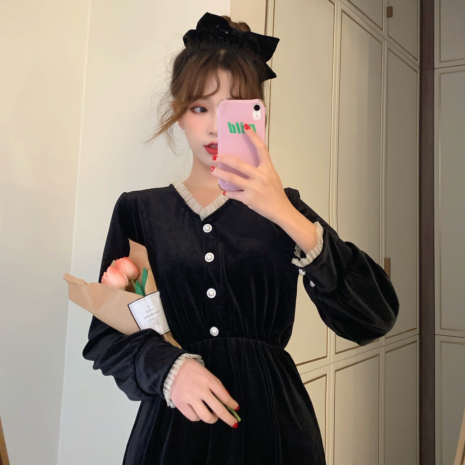 秋季法式金丝绒连衣裙女秋冬裙子2020新款气质黑色收腰秋装小黑裙