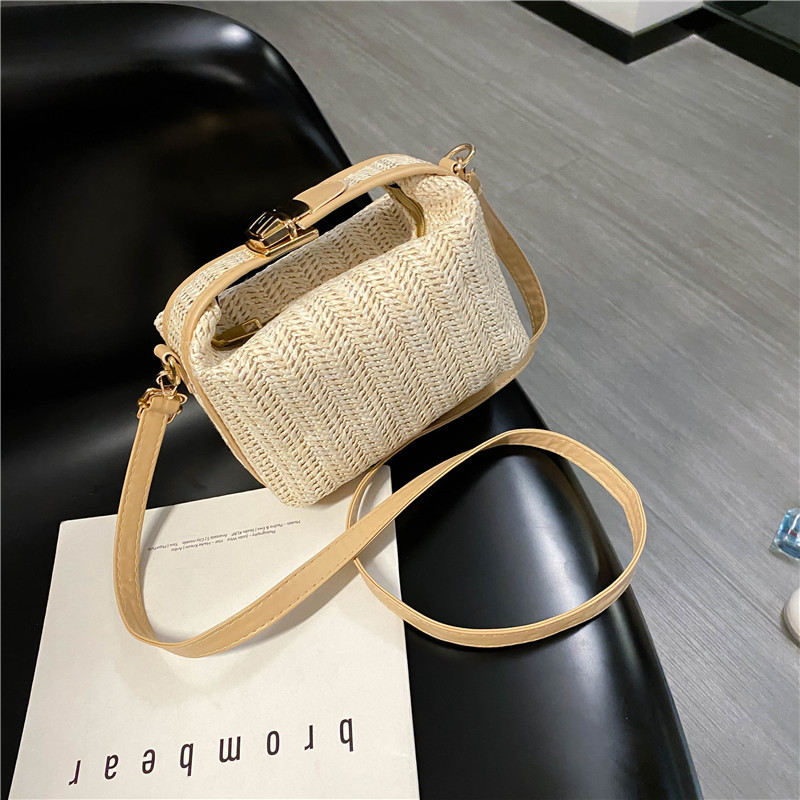 Small Bag Women's Bag 2022 New Korean Style Fashionable Woven Portable Crossbody Shoulder Bag Fashionable Beach Straw Bag