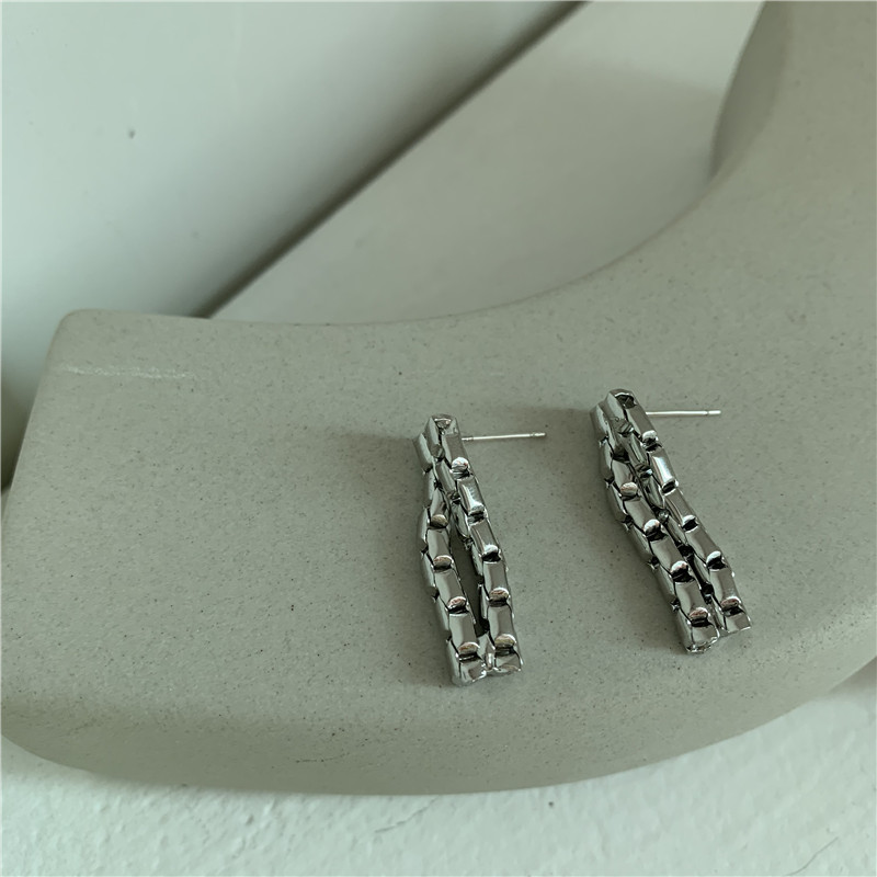 New Retro Chain Earrings Women Creative Chain Earrings Zipper Style Earrings Wholesale Nihaojewelry display picture 8