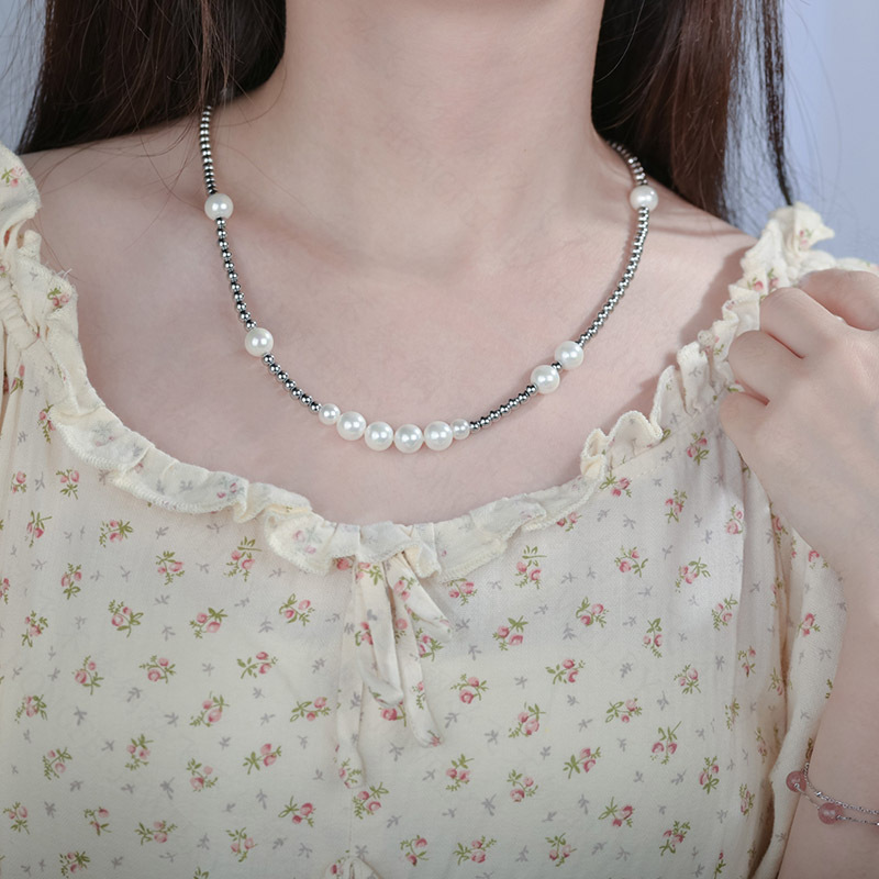 Japanische Und Koreanische Trend Neue Produkte Ins Nischen Design Sinn Titan Stahl Perlen Spleißen Metall Perlenkette In Einem Stück display picture 2