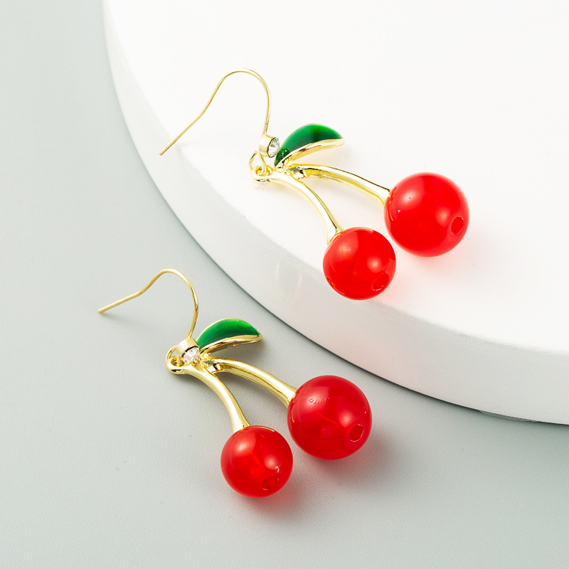 Pendientes De Fruta Con Forma De Cereza Coreana Para Mujer Pendientes Lindos De Estilo Largo Pendientes De Fruta Roja Simple Pendientes Al Por Mayor display picture 2