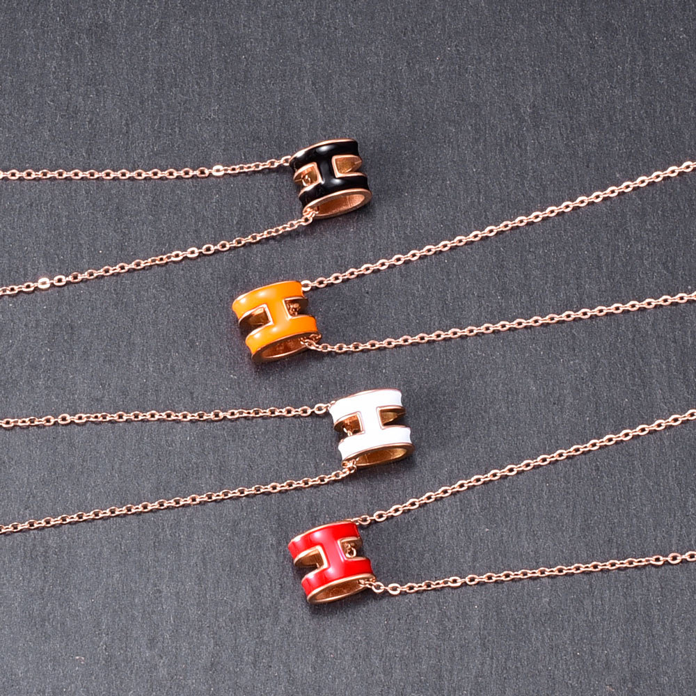 Nihaojewelry Fashion Three-dimensional H Letter Titanium Steel Necklace Wholesale Jewelry display picture 1