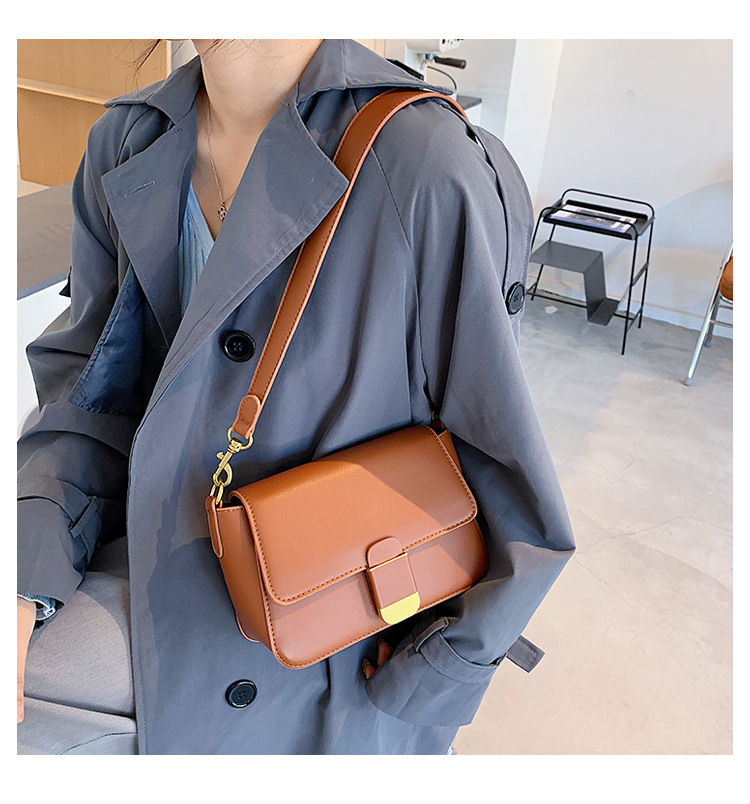 Simple Autumn And Winter New Fashion All-match Messenger Single Shoulder Small Square Bag display picture 19