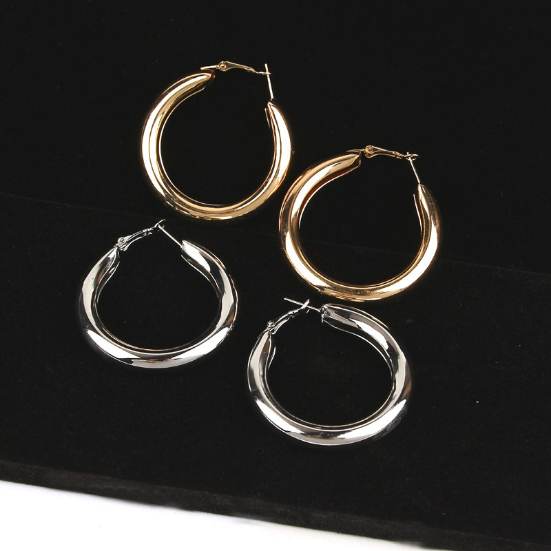 Thick Round Metal Fashion Earrings Wholesale Jewelry Nihaojewelry display picture 6