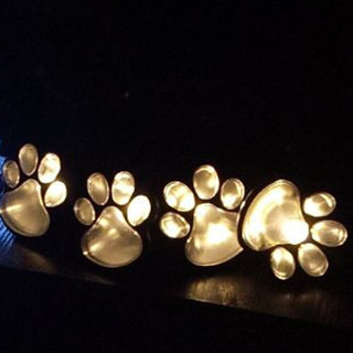 Solar-Powered Bear Paw Light Image 1