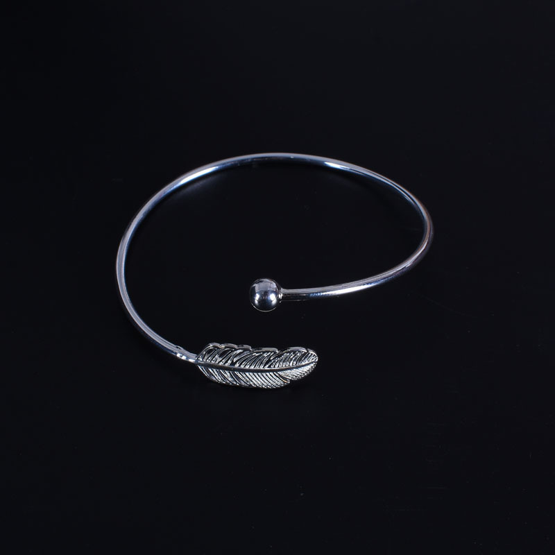 Estilo coreano personalizado pluma pulsera nicho diseño hoja pulsera vintage apenado pulsera abierta joyería