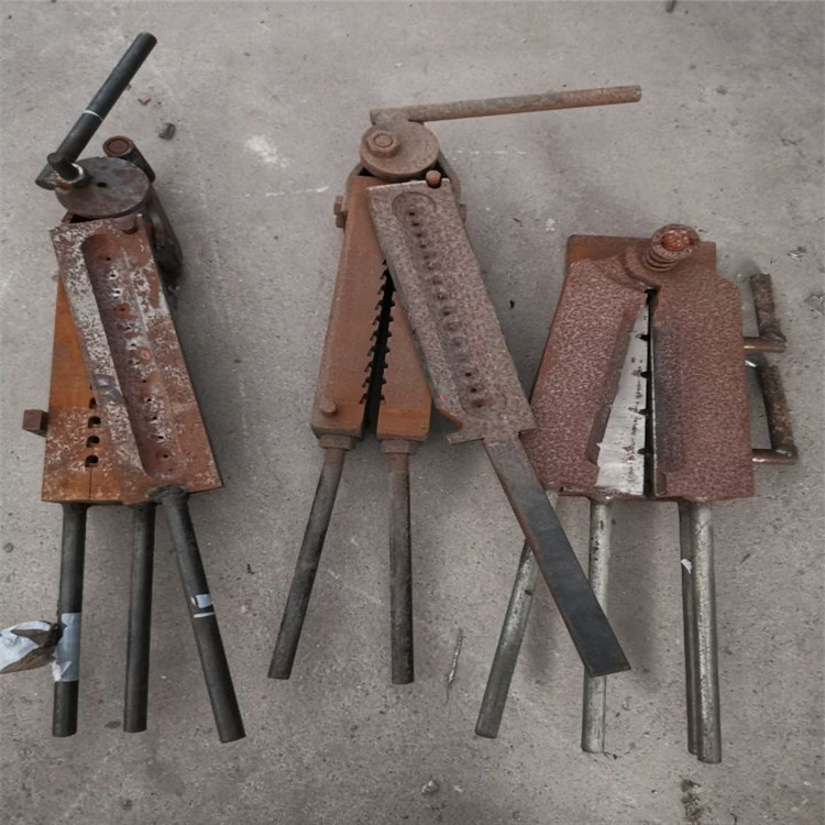 摩托车电池组装  电池设备  12v7AH极柱模