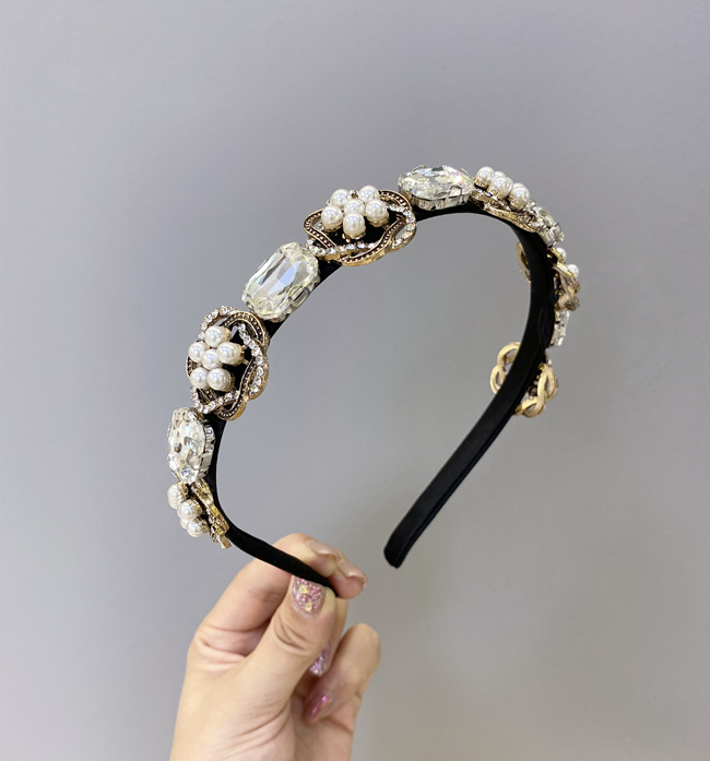 Baroque Rhinestone Headband Retro Heavy Alloy Pearl Headband Non-slip Head Band Hair Hole Pressure Hair Wholesale Nihaojewelry display picture 7