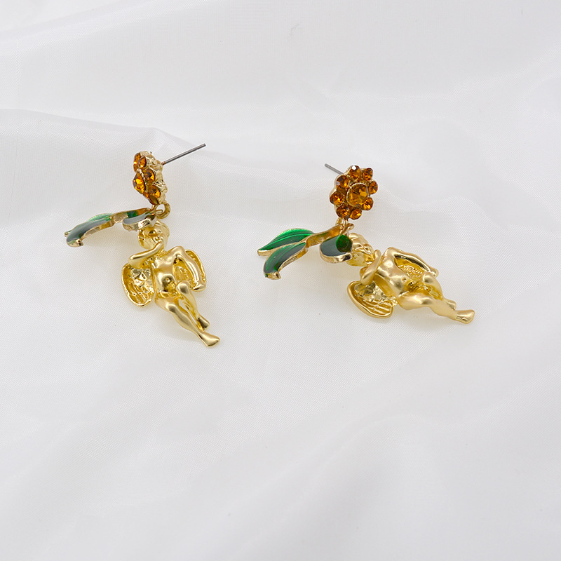 Housewarming, Wedding, Travel, Birthday Occasion Alloy Material Cupid Leaf Fun Retro Baroque Little Angel Retro Vintage Earrings Wholesale