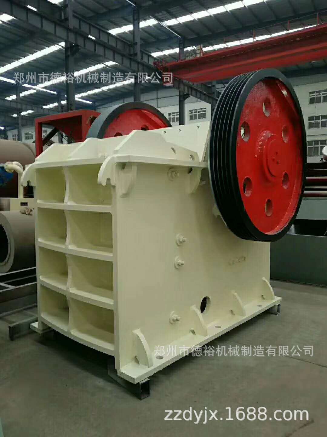 小型移动破碎车 可以移动的破碎设备 建筑垃圾生产线设备