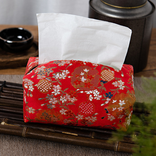 Embroidered Chinese-style paper towel storage box with brocade fabric, Chinese paper towel holder for tea room and homestay, fabric paper towel bag with Chinese cultural design