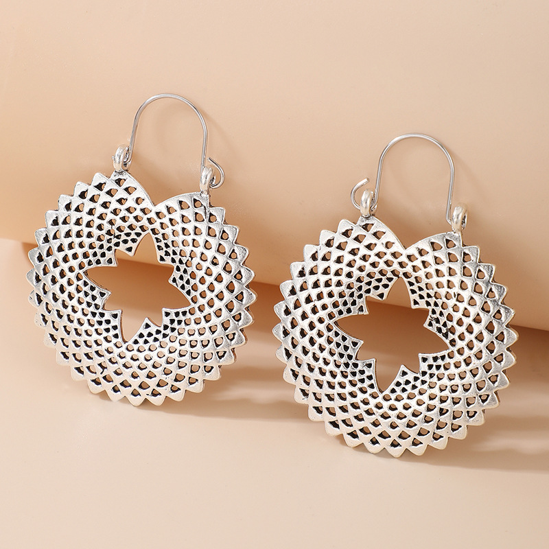 Fashion Simple Retro Ethnic Style Alloy Lotus Hollow Earrings display picture 3