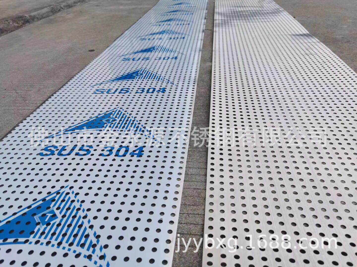 供应不锈钢装饰网孔板 不锈钢大小米粒防滑板 304不锈钢漏洞板