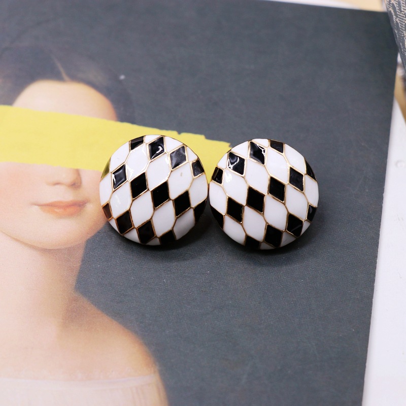 Screw  Black  White Drip Glaze Diamond Block Geometric Earrings display picture 3