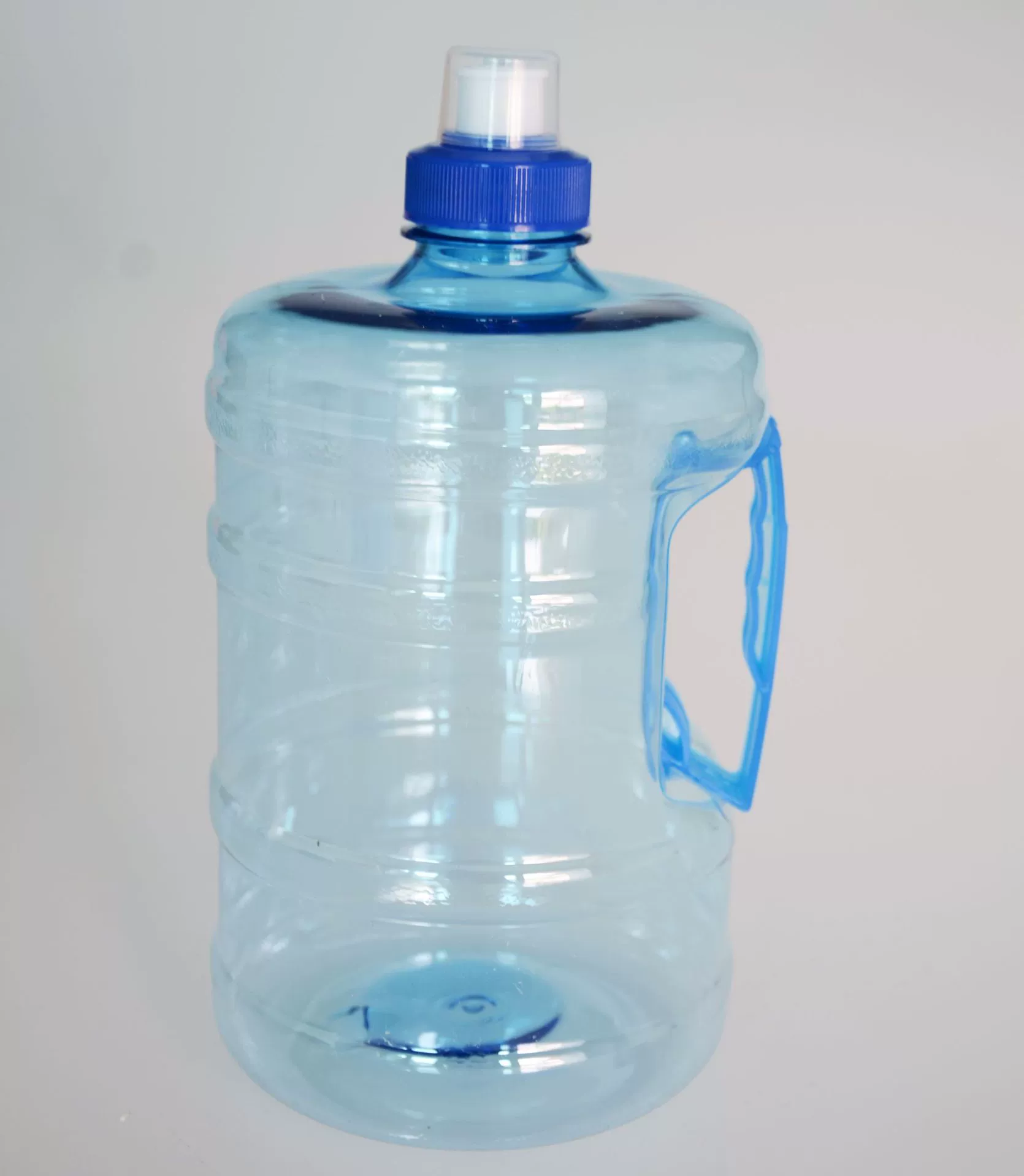 Пластиковая дорожная спортивная бутылка для воды