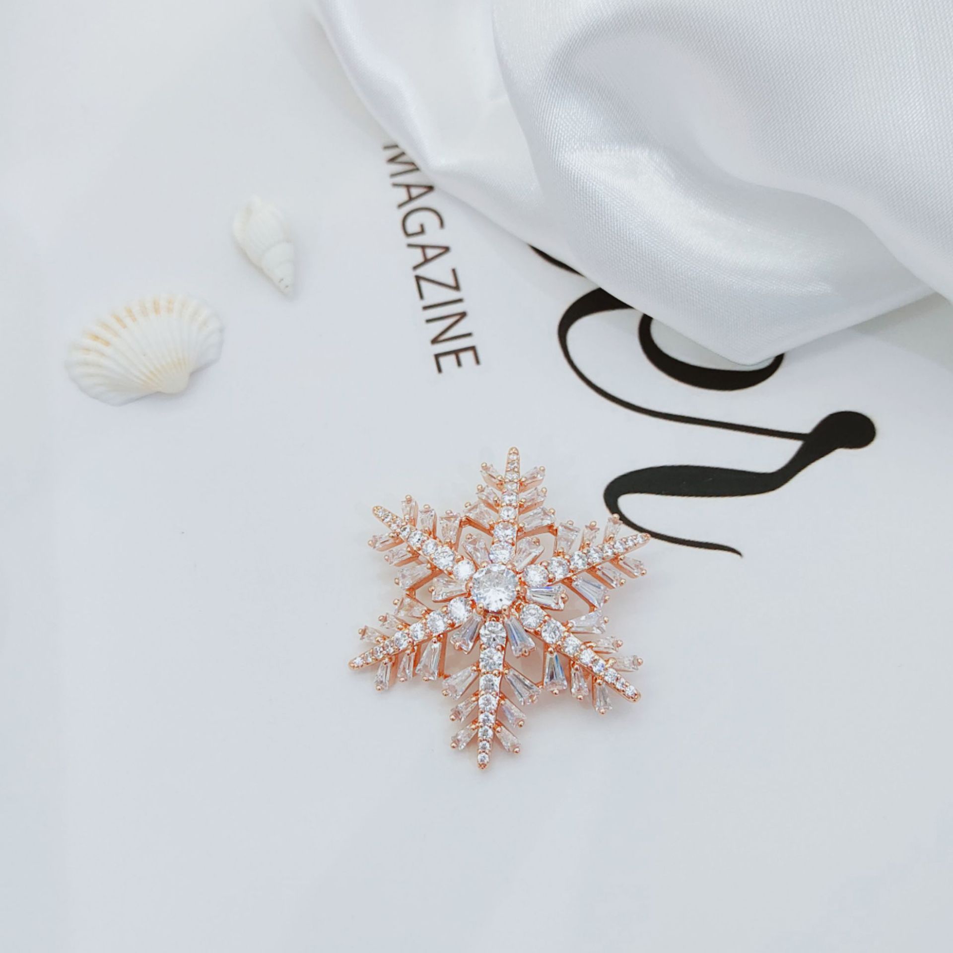 �ﶬ�¿��պ��ٴ����ʶƽ�΢���ʯѩ������Ů��Լ����ë���ػ�