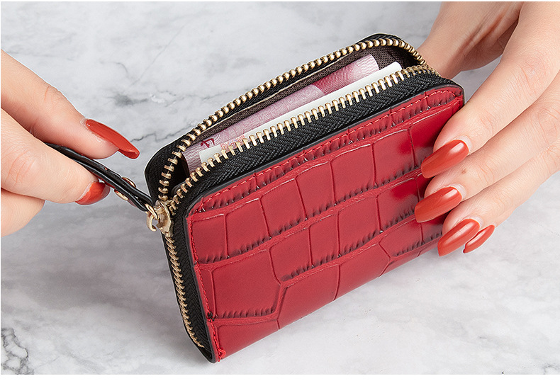 Fashion Crocodile Square Zipper Small Wallet display picture 6