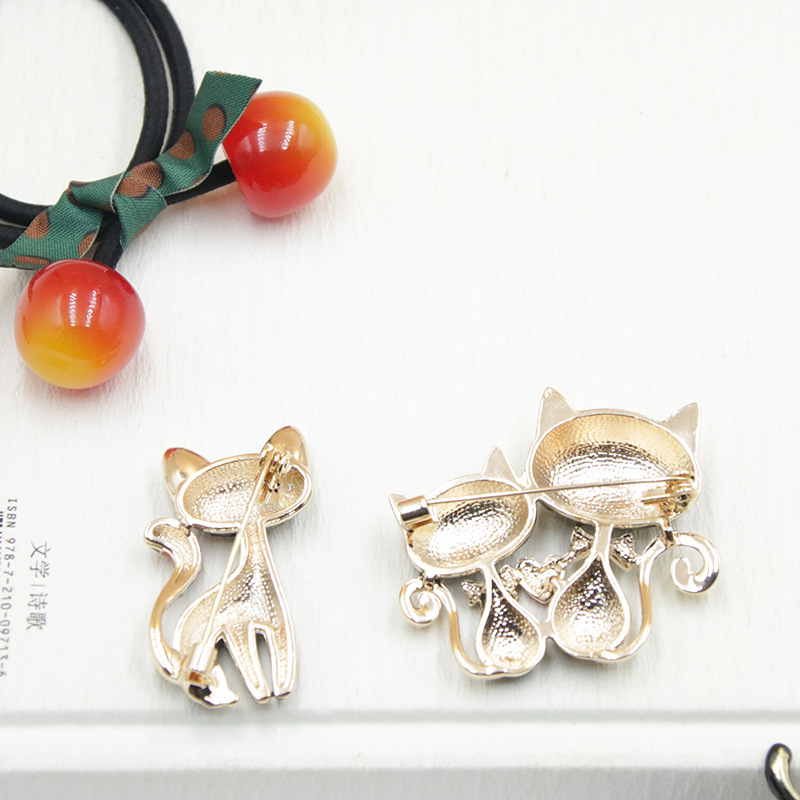 Unisex Gender Enamel Design Cartoon Style Style Cartoon Style Pin Cat Alloy Enamel Artificial Pearls Rhinestones Unisex Brooches