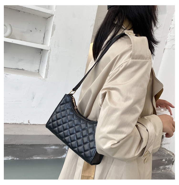 New  Texture  New Trend  One-shoulder Chain Bag display picture 19