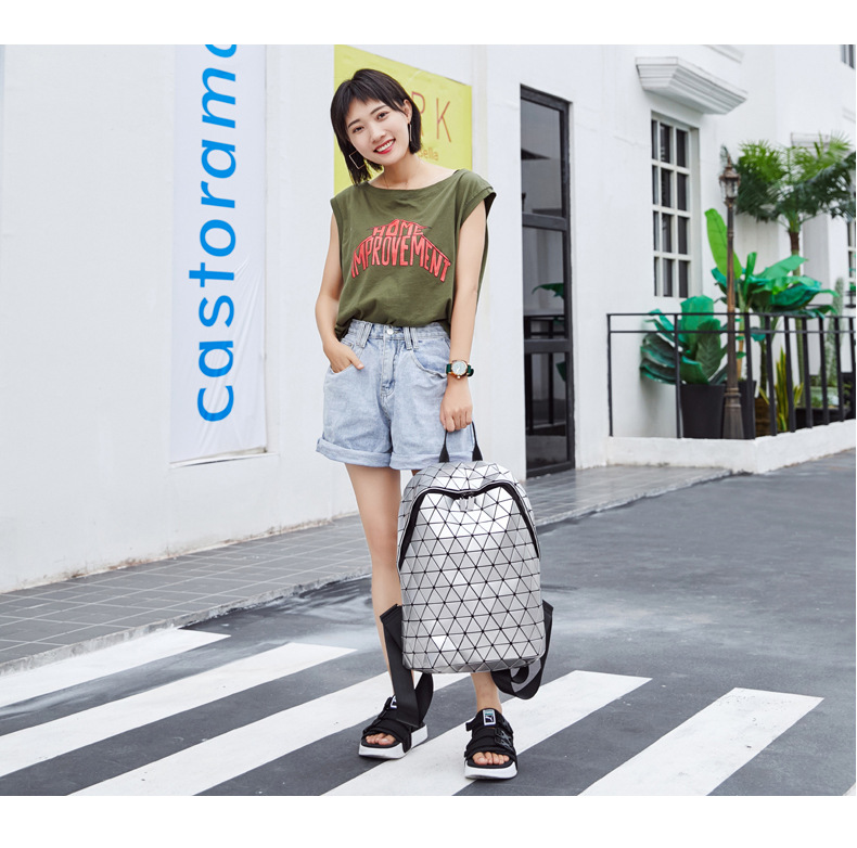 Mochila luminosa a laser geométrica feminina em PU com grade de diamantes da moda_voghion.com