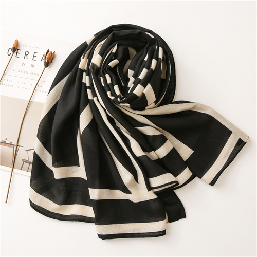 Spring and autumn new geometric scarf silk scarf Korean all-match temperament air-conditioning shawl seaside vacation scarf summer
