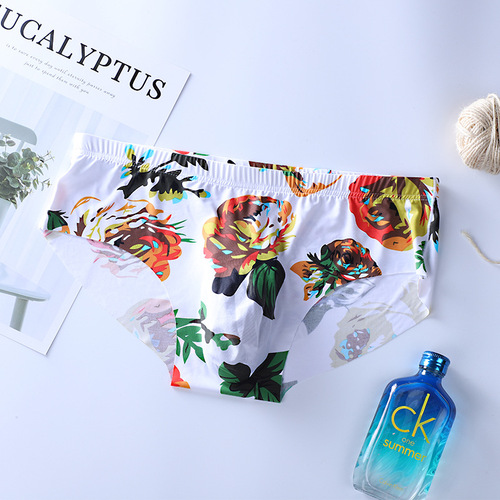 3D stamped seamless ice silk men's underwear super breathable briefs comfortable summer close-fitting sexy temptation shorts batch