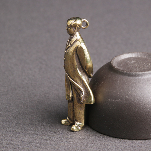 Solid brass old great man Mao Zedong bronze statue desktop ornaments to commemorate Chairman Mao's collection of handicrafts small bronzeware