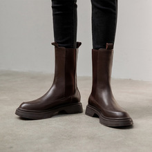 百搭帅气网红博主穿搭2020冬季新款圆头厚底马丁靴牛皮短靴女