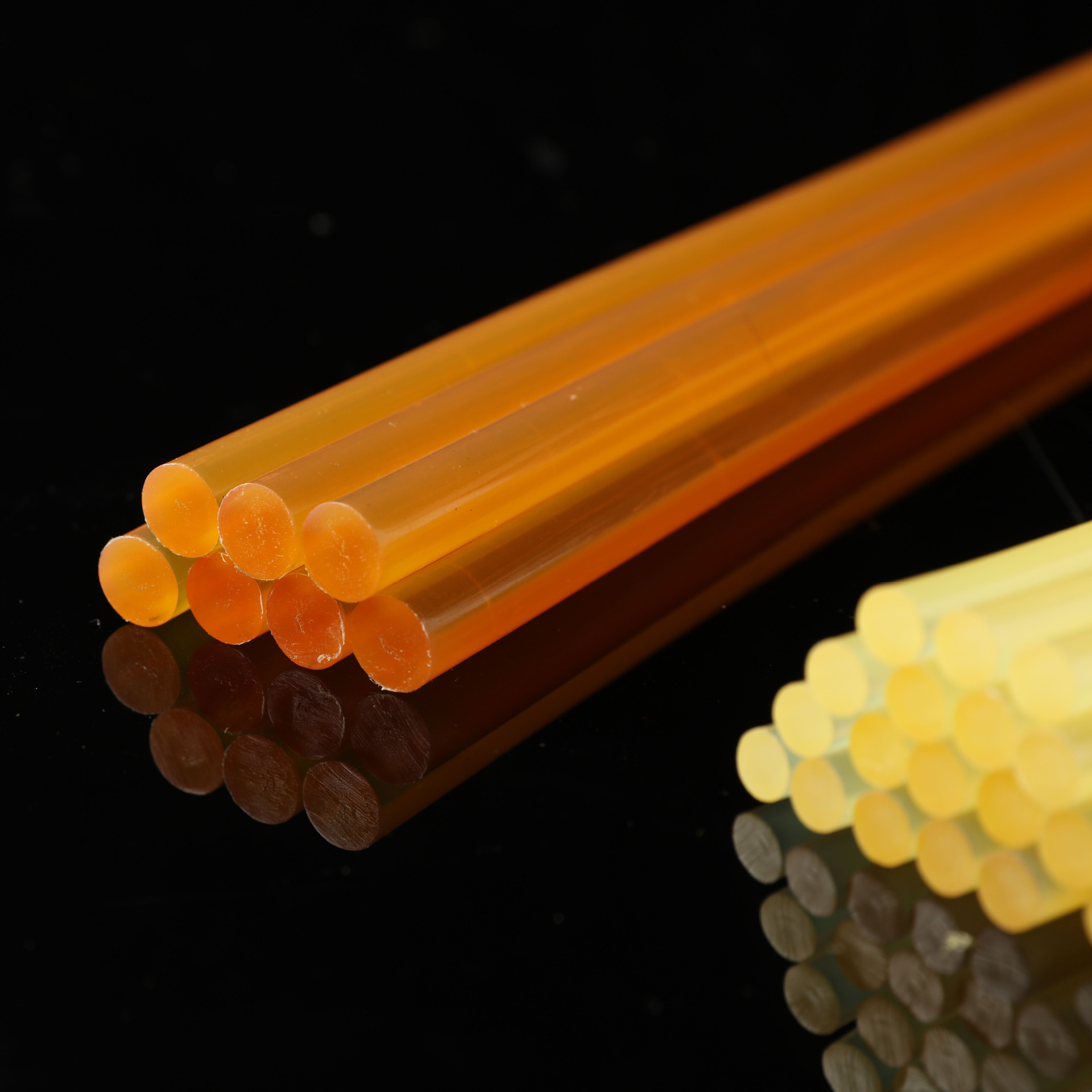 厂家直销高粘热熔胶棒琥珀色耐高温热熔胶 高粘胶棒热熔胶