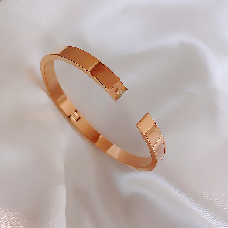 Bracelet En Acier Au Titane Simple Bracelet De Mode En Gros display picture 4