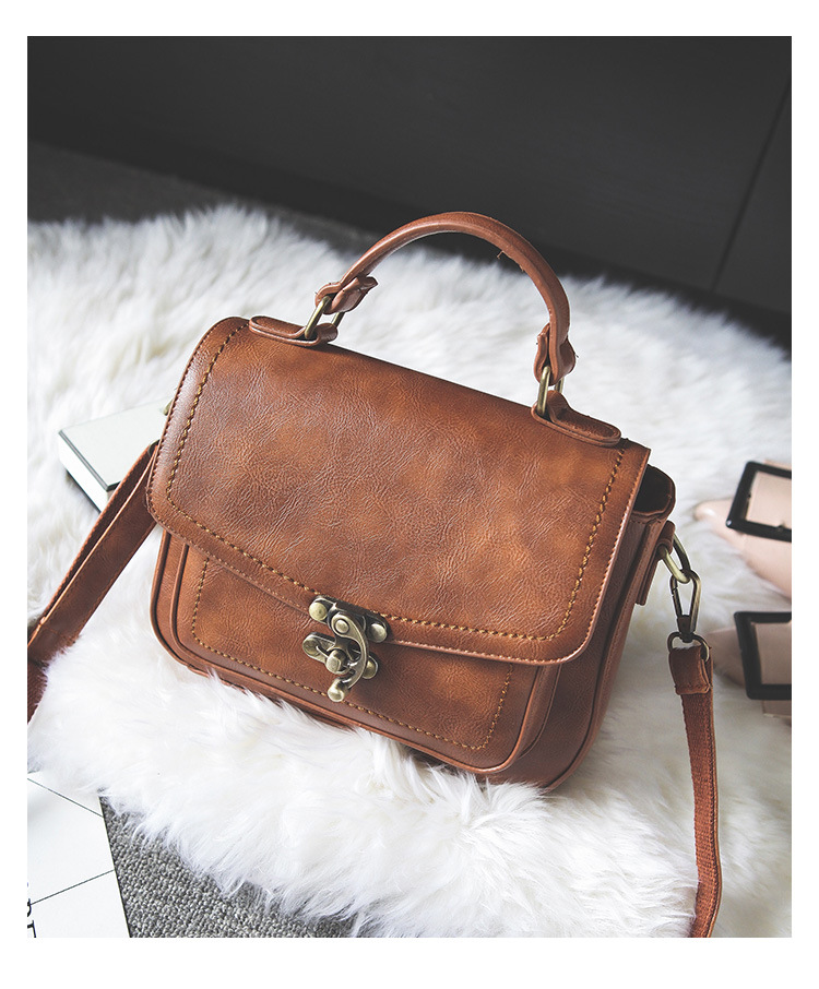 2024 neue kleine quadratische Tasche Retro-Stil Handtasche PU-Leder Retro Lock Schnalle beliebte Mode vielseitige Damentasche minimalistische kleine Tasche_voghion.com