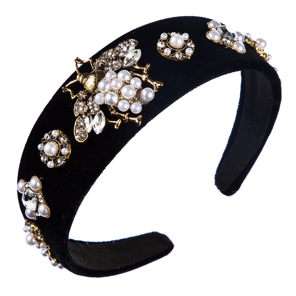 Women&#39;s Retro Baroque Pearl Bee Wide Brim Gold Velvet Headband display picture 6