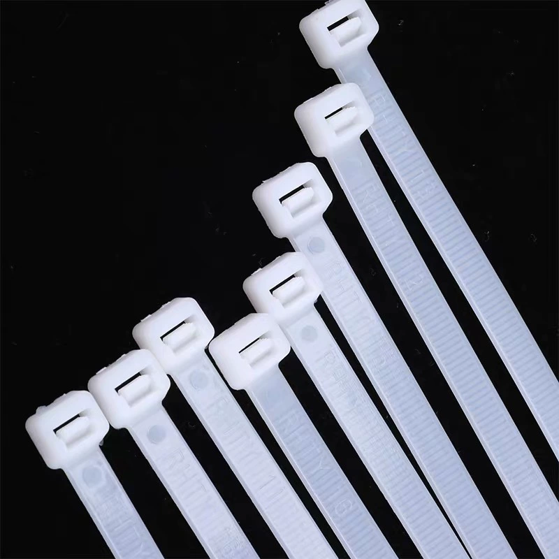 Производители направляют черно-белый пластиковый нейлон 4*200 мм с самоблокирующейся оптовой продажей пояса связи провода связи