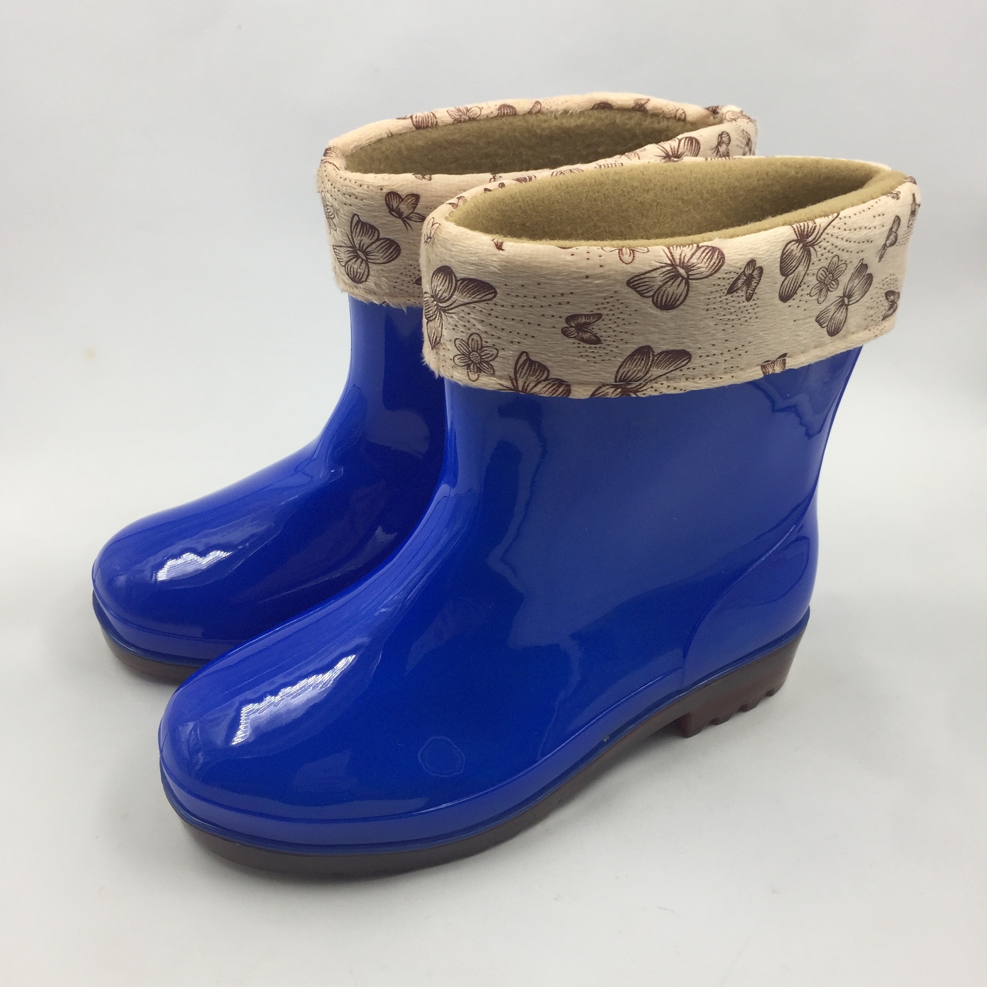 파란색(털이 많은 입)