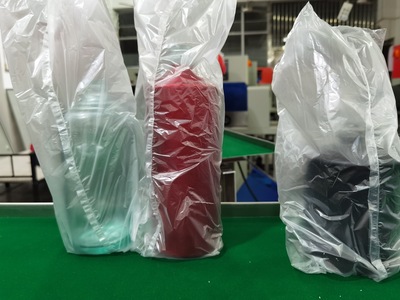 酒瓶自动套袋机400X三伺服枕式包装机下走膜 佛山辉川厂家直供