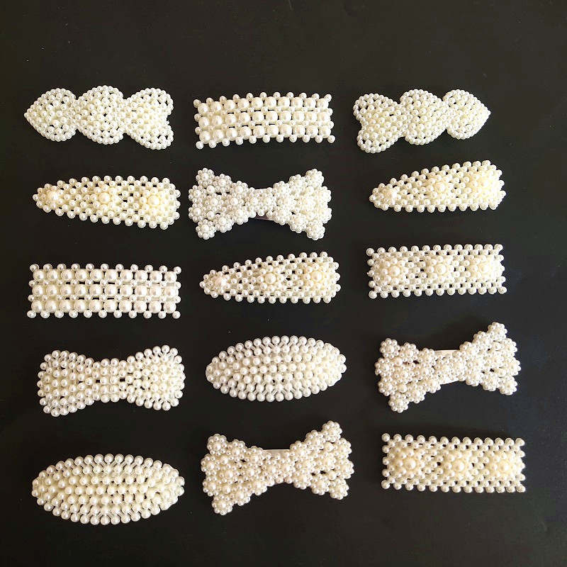 Las pequeñas actividades de microempresas empujan el código de escaneo para enviar regalos debajo de la línea roja en línea, regalos prácticos, pequeños drenadores, artefactos creativos