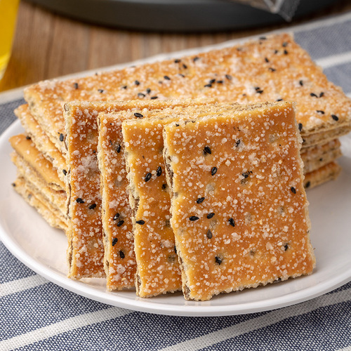 Source Factory Black Sesame Layered Crispy Traditional Biscuits Bulk Wholesale Nostalgic Leisure Snack Dough Biscuits
