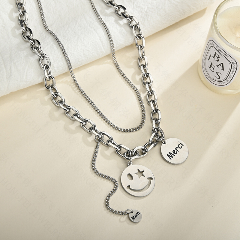 Nouveau Célébrité Internet Personnalisé Froid Style Double-couche Expression Smiley Collier Titane Acier Hip Hop Gland Maman Ronde Marque Lettre Collier display picture 3