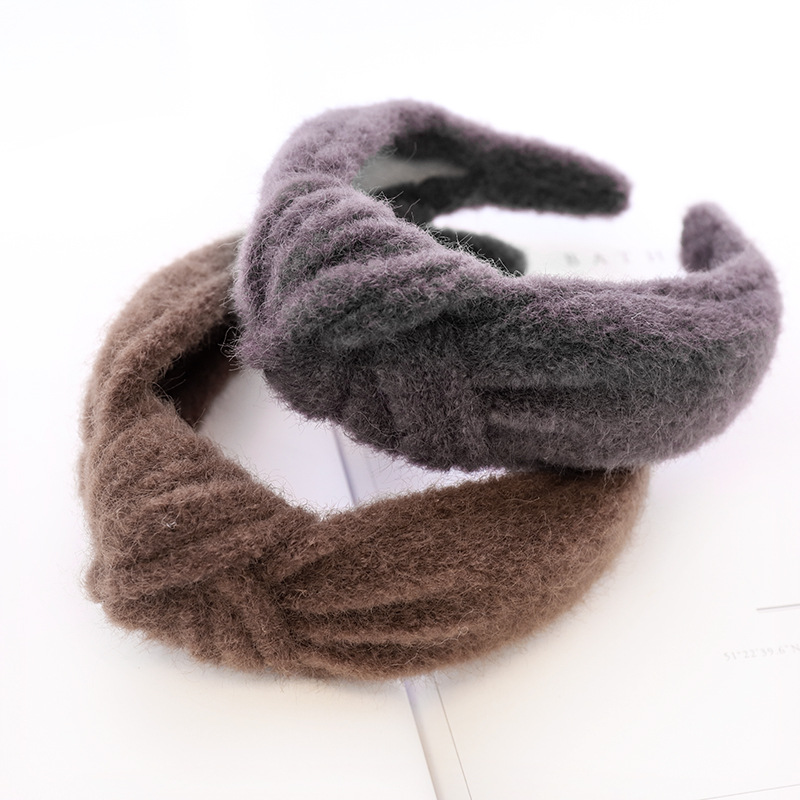 Woolen Mink Knotted Headband display picture 12