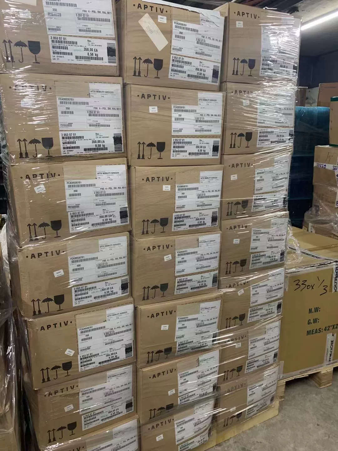 Supply TE connector 2-321045-1