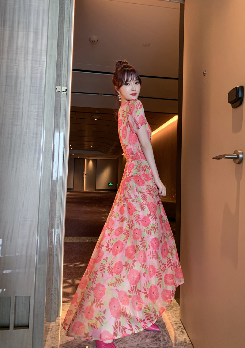 Đầm maxi nữ cổ V cao eo in họa tiết voan dài — Đỏ dưa hấu chi tiết 4