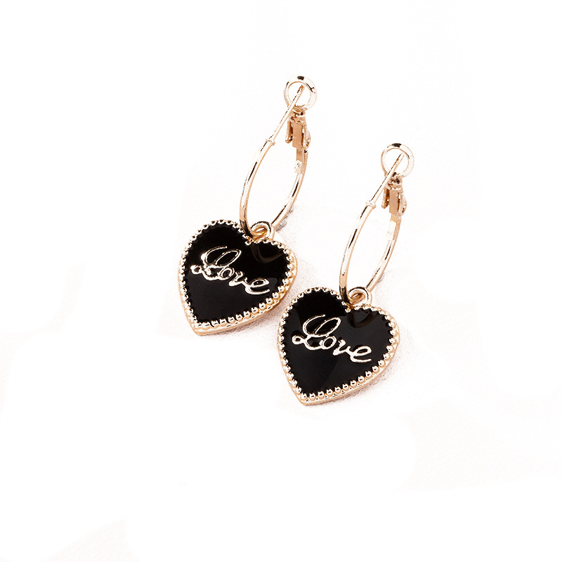 Pendientes Exquisitos Simples Negros En Forma De Amor De La Moda Coreana Para Las Mujeres display picture 5