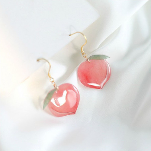 Korean New Stylish and Versatile Peach Ear Drops, High-Grade Cute Acrylic Earrings, High-Quality Wholesale
