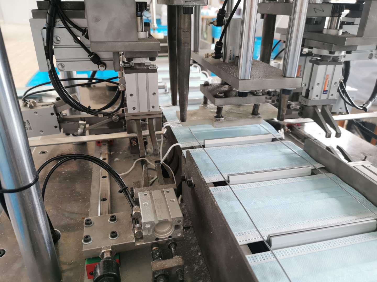 现货 一次性平面口罩点焊机 自动点焊机 点耳带