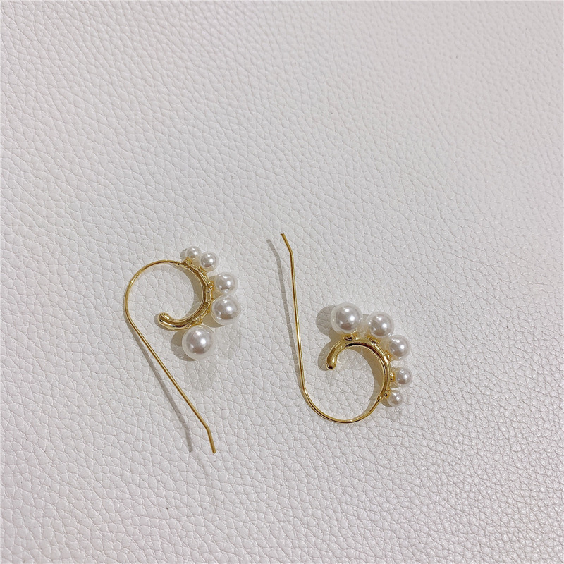 Pearl Earrings Kendou C-shaped Curved Stud Earrings display picture 8