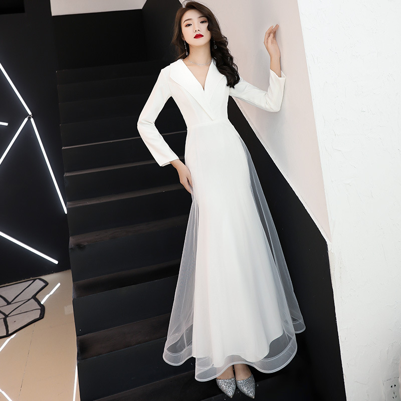 White Evening Dress for Women with Long Sleeves for Annual Party Hosting Fishtail Dinner Dress 2025 New Style Celebrity Long Style Slimming Look