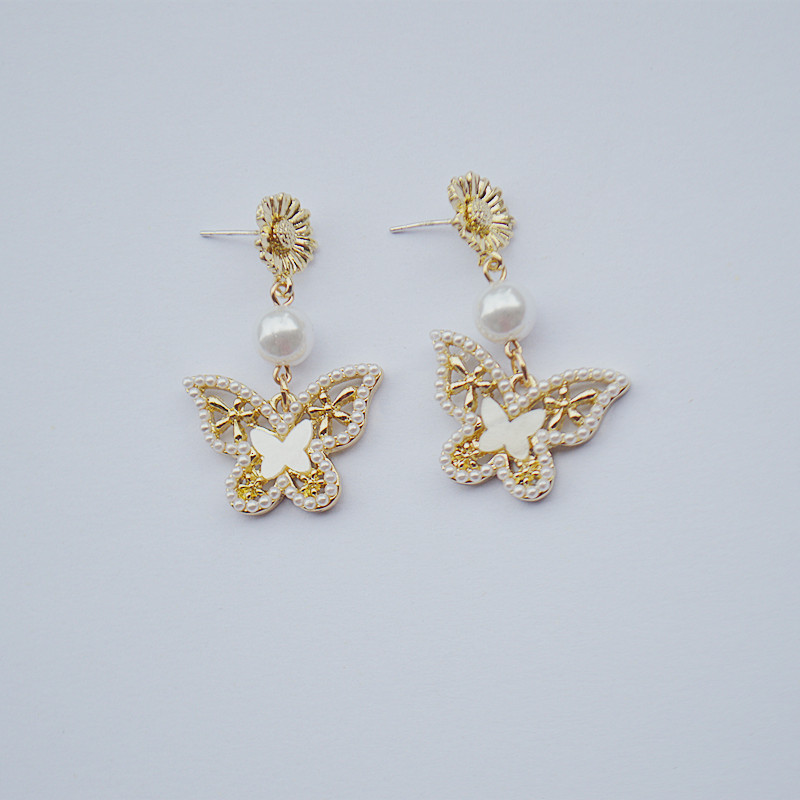 10g Weight Artificial Gemstones Inlay Material Earrings Classification Housewarming, Anniversary, Business, Wedding, Travel, Birthday, Festival Occasion Alloy Material Butterfly Pattern Women'S Gender Fashion Style S925 Silver Needle Butterfly Sweet Pearl Earrings 6