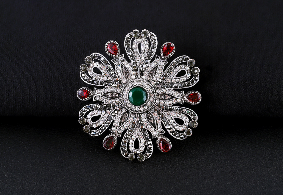 Fashion Flower Alloy Plating Inlay Artificial Gemstones Women's Brooches display picture 5