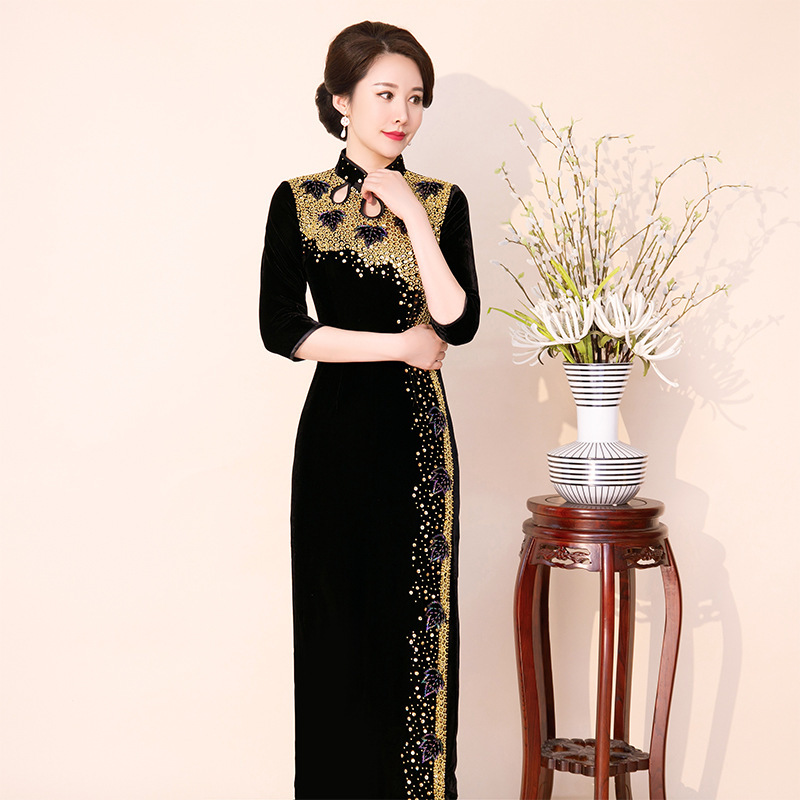Black Velvet with gold diamond Chinese dresses oriental qipao cheongsam for women Banquet wedding party Long Cheongsam New Year host Catwalk Qi Pao